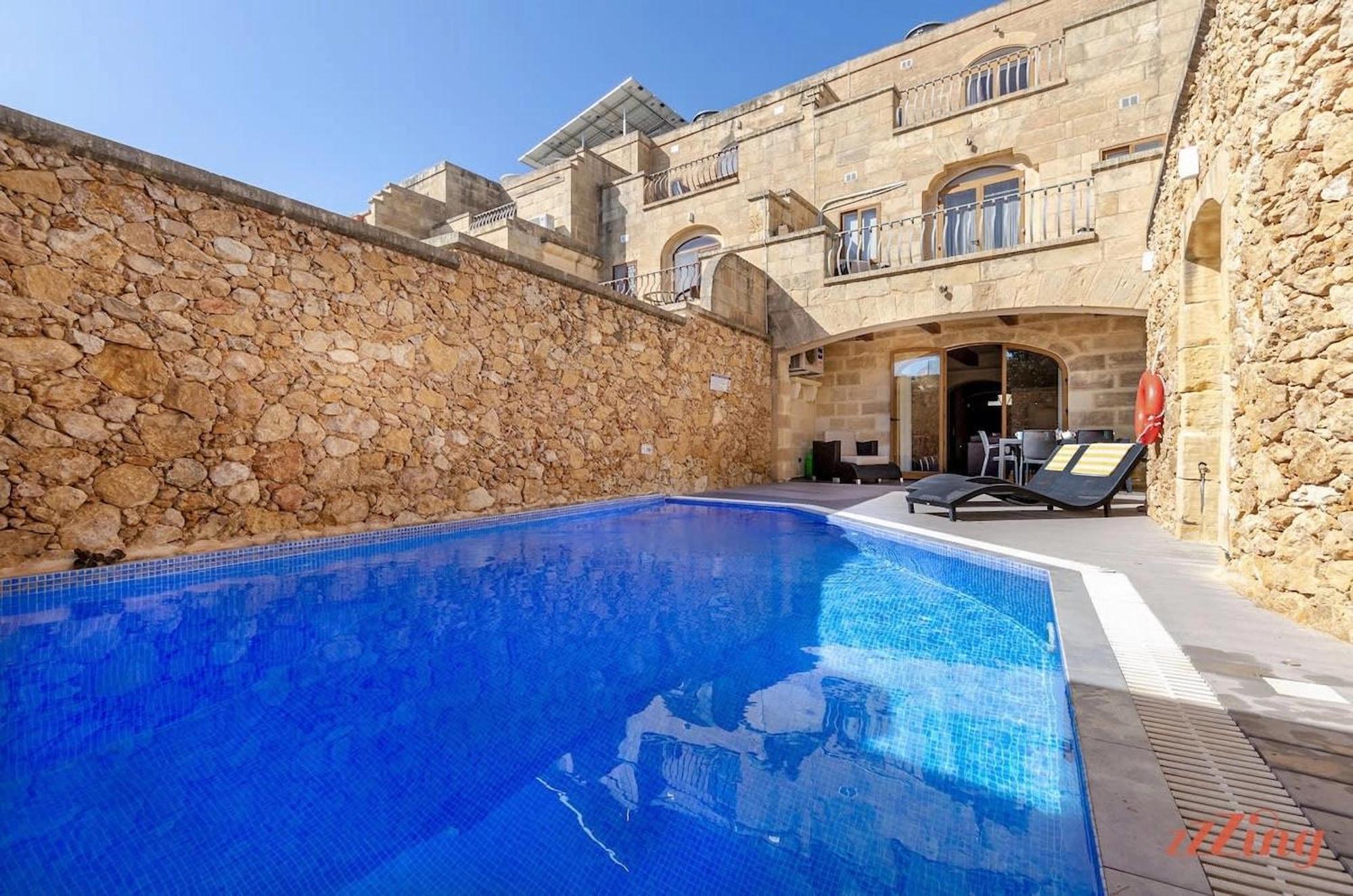Peaceful Retreat With Pool & Sun Lounger Villa *